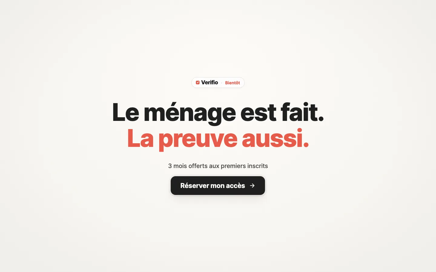 Aperçu d'une preuve de passage Verifio : checklist complétée, photos et signature horodatée envoyées au propriétaire.